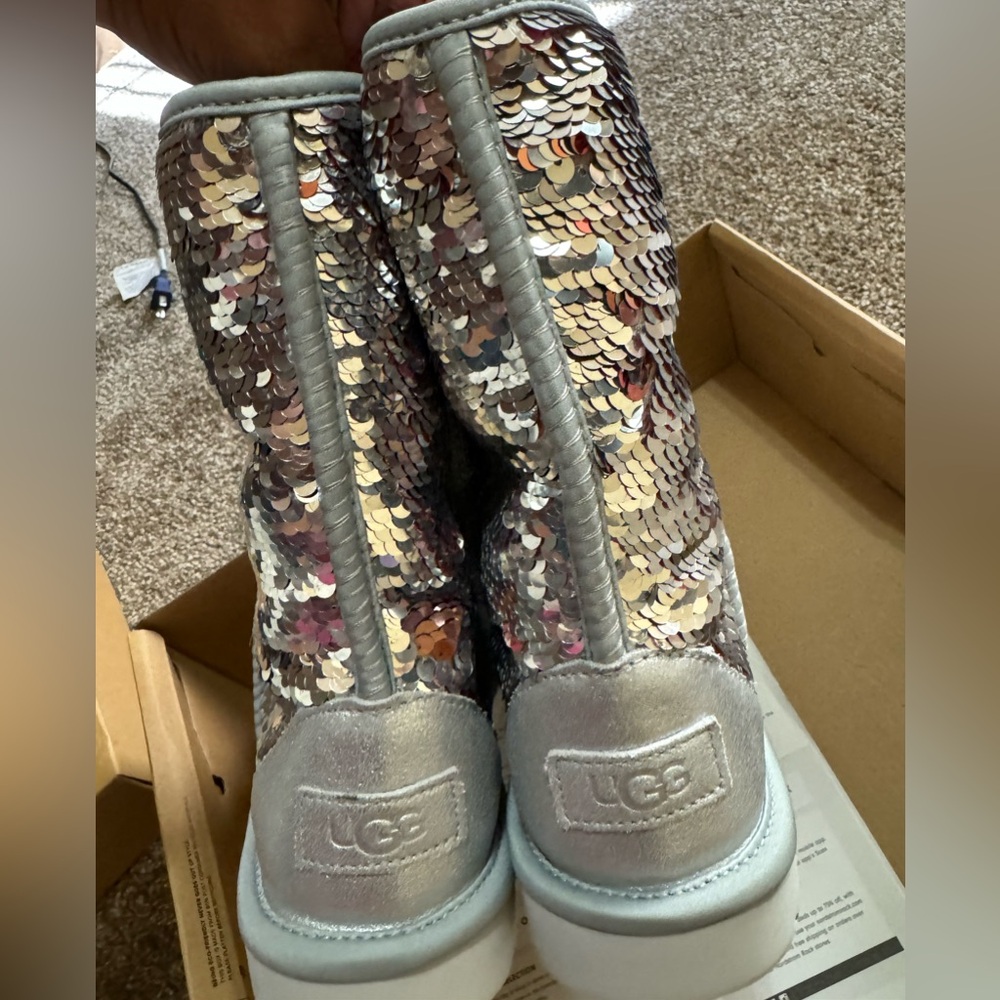 Silver sequin short Ugg boots- size 8